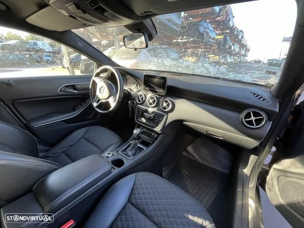 Para Peças Mercedes-Benz A-Class (W176) - 2