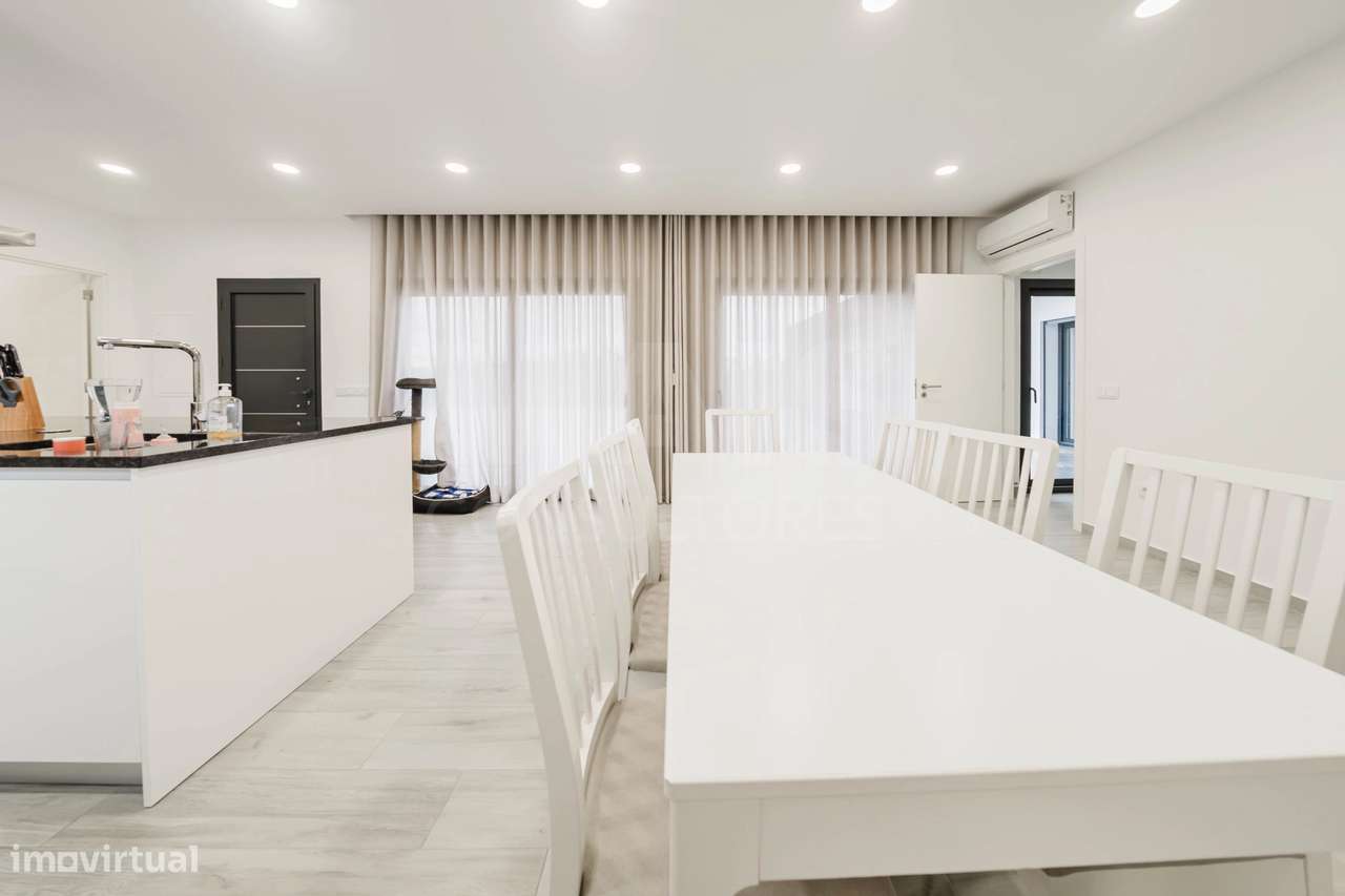 Moradia T3 Térrea Moderna em terreno c/ 2.610m2 - Grande imagem: 5/42