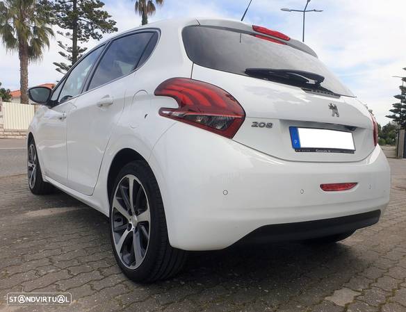 Peugeot 208 1.2 PureTech GT Line - 56