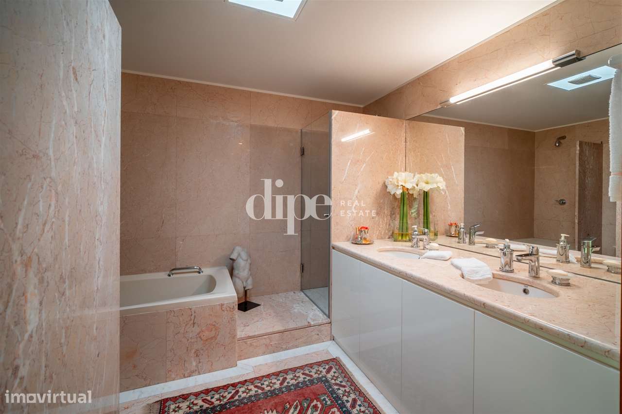 Luxuosa Propriedade T5 com piscina, lago, bosque e jardins-24