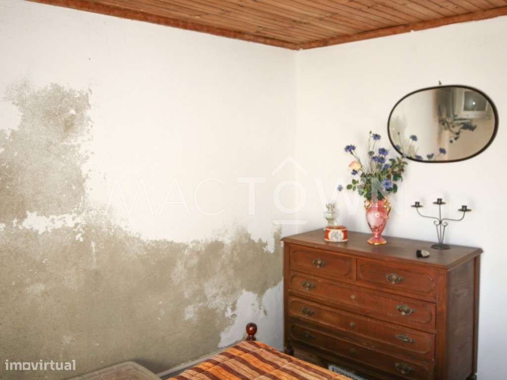 Viva no Centro Histórico numa Moradia Cheia de Caráter-13