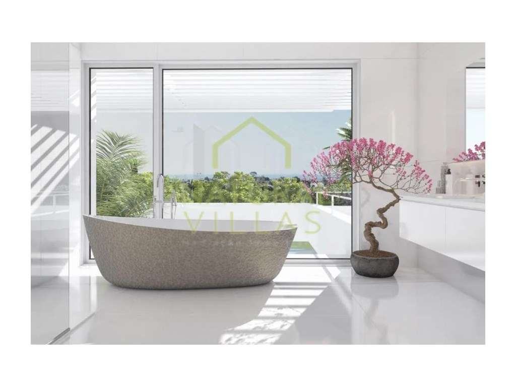 Duas Moradias Isoladas T5 e T3 na zona de Loulé-10