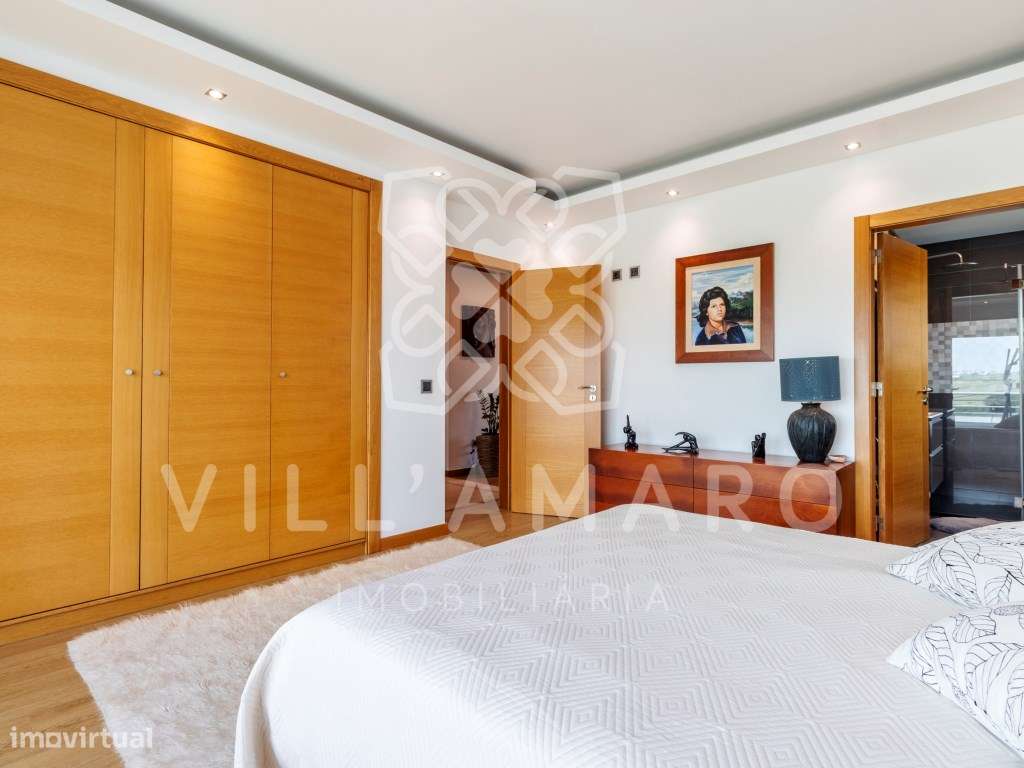 Apartamento T4 Duplex | Condomínio Fechado | São Pedro da Cadeira-23