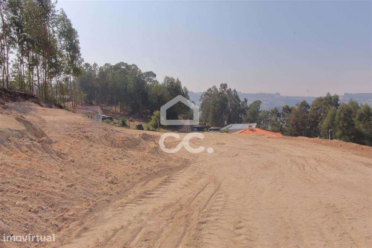 Terreno em São Mamede - Negrelos - Grande imagem: 4/6