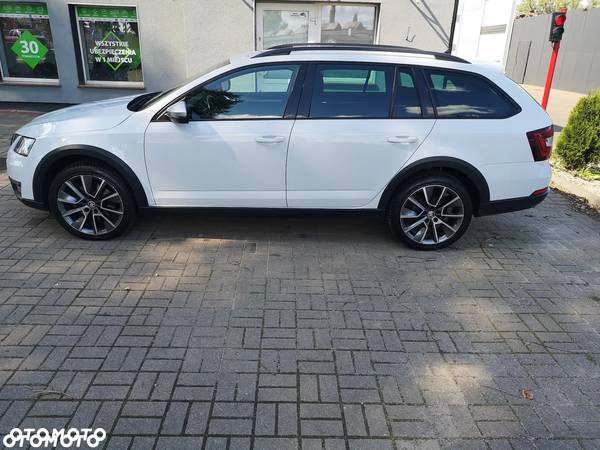 Skoda Octavia Combi 2.0 TDI DSG 4x4 Scout - 8