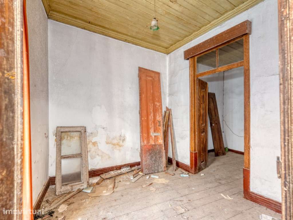 Moradia T3 de 3 pisos no centro da vila de Mação - Grande imagem: 5/37