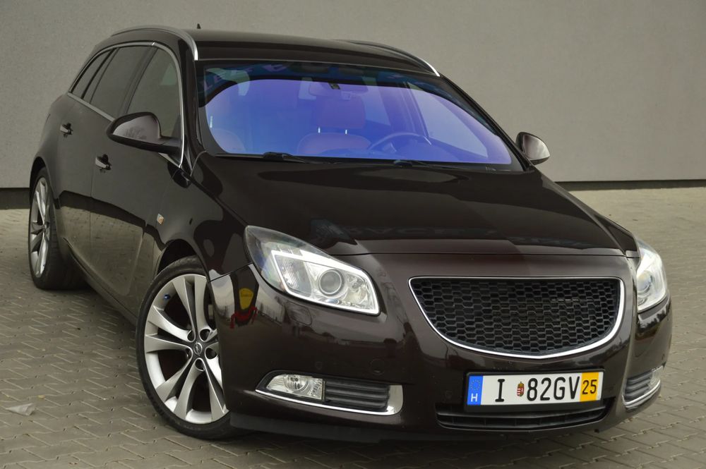 Opel Insignia A 2.0 Turbo 4x4 Automatik Design Edition 2012