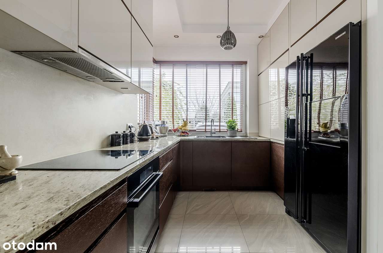 4 pokoje,Wysoki standard. Duży ogród. 3 miejsca postojowe - Pełny obrazek: 3/12