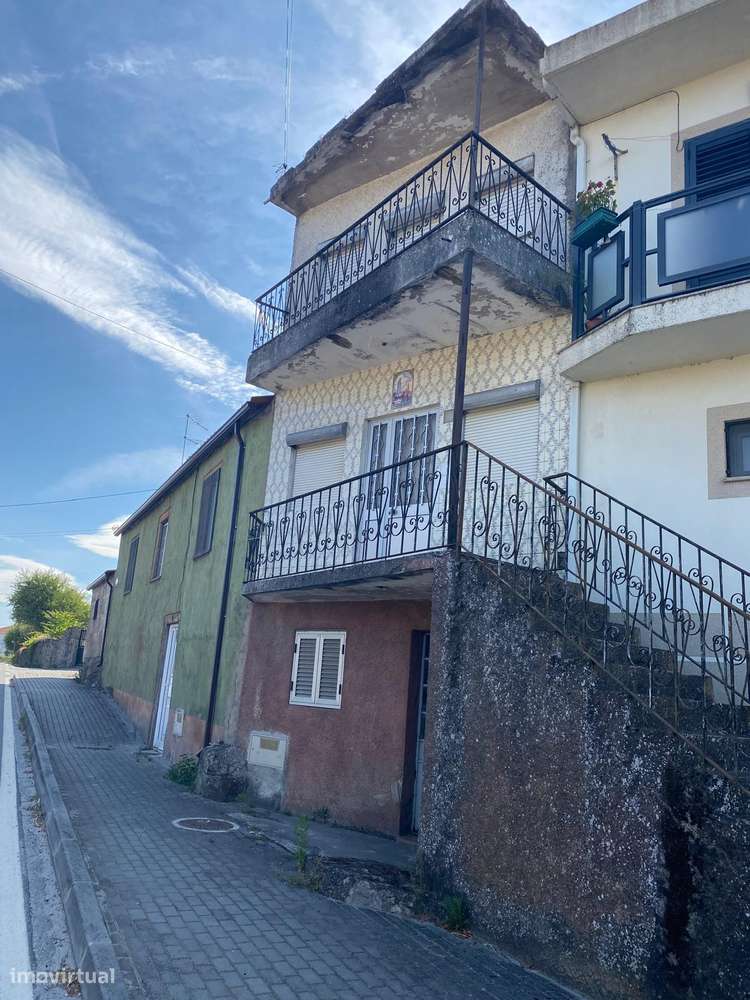 Casa em Touça , concelho de Vila Nova de Foz Côa.-10
