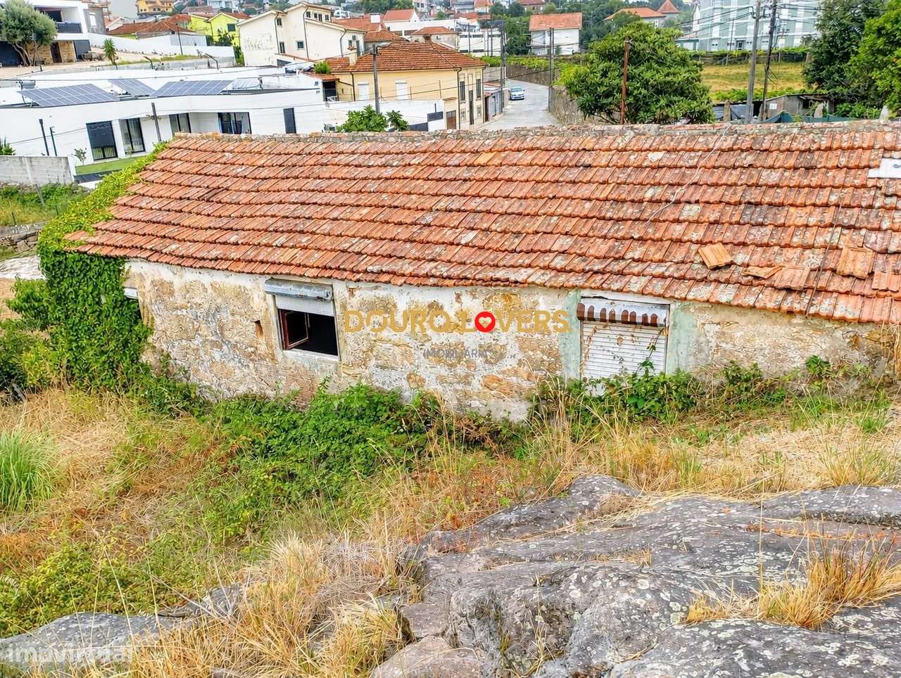 TERRENO COM 978 m2 | POTENCIAL PARA 2 MORADIAS GEMINADAS | GONDOMAR-7