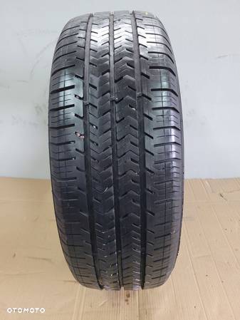 Michelin Agilis 215/60R17 104/102H wzmocnienie C - 1