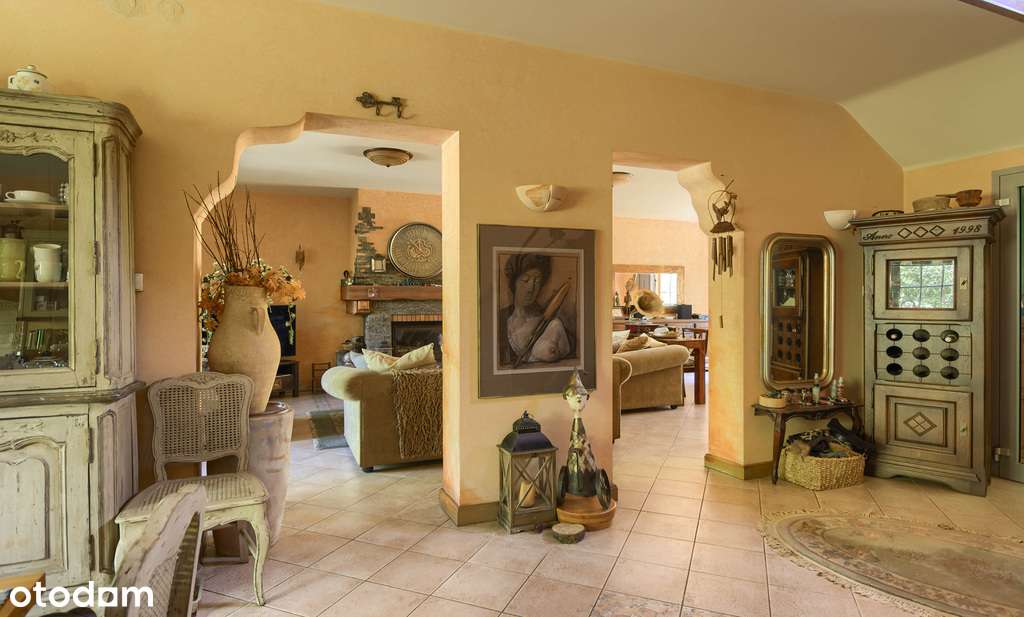 Włoska willa z dużym ogrodem i domem dla gości.-10