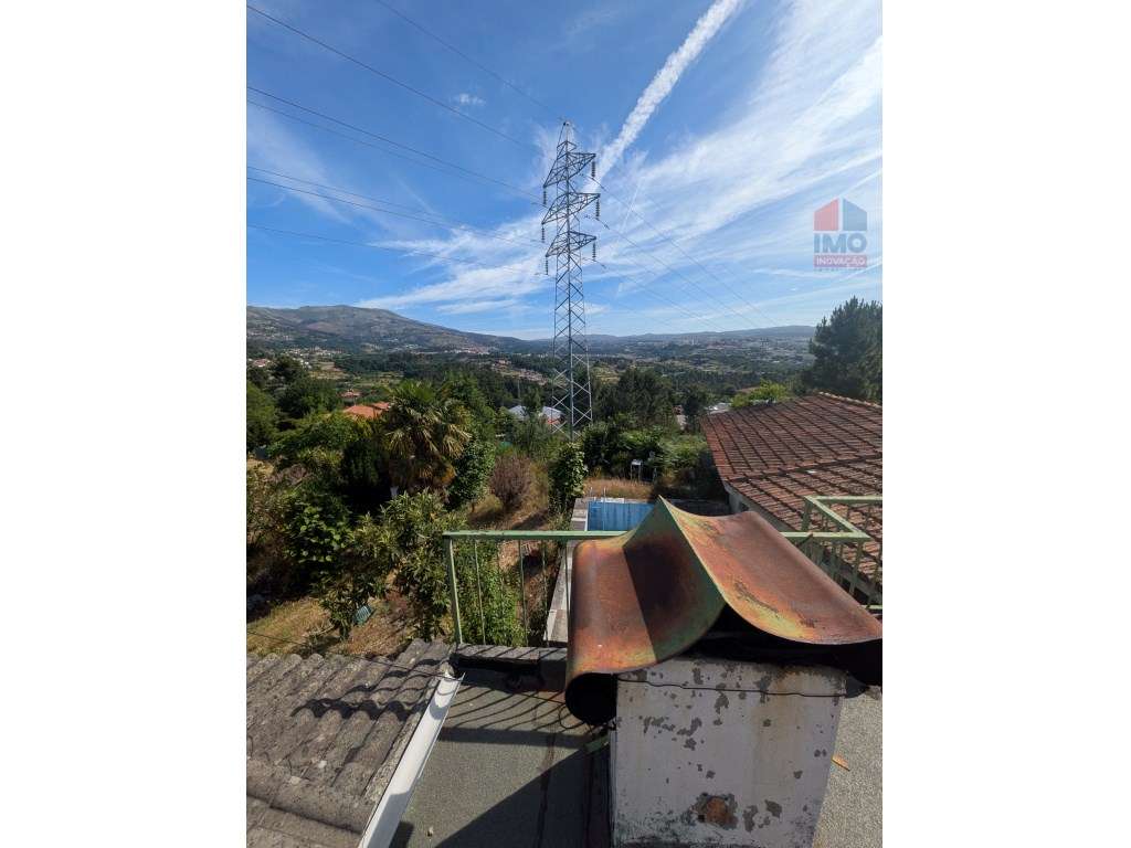 QUINTA COM MORADIA T3 PISCINA TERRENO E ANEXOS-37