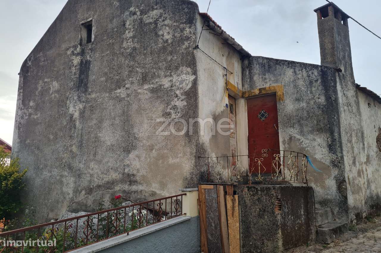 Moradia Em Ruinas Em Aldeias Gouveia
