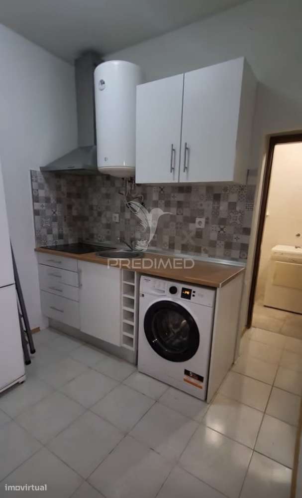 Apartamento T1 com Varanda Fechada junto ao Bonfim – Setúbal-3