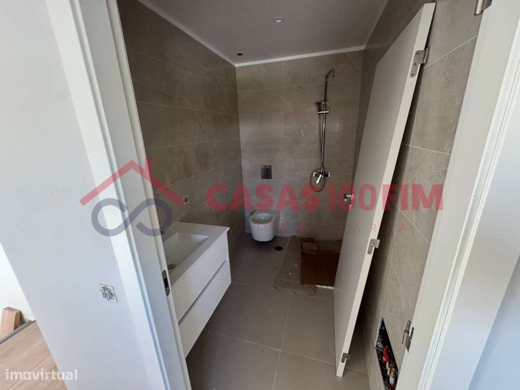 Moradias V3+1 de arquitetura moderna em construção na Jardoeira, Ba...-37