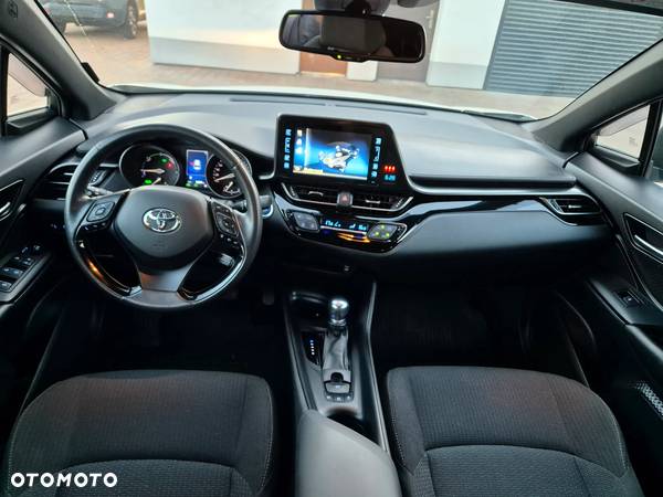 Toyota C-HR Hybrid Style - 10