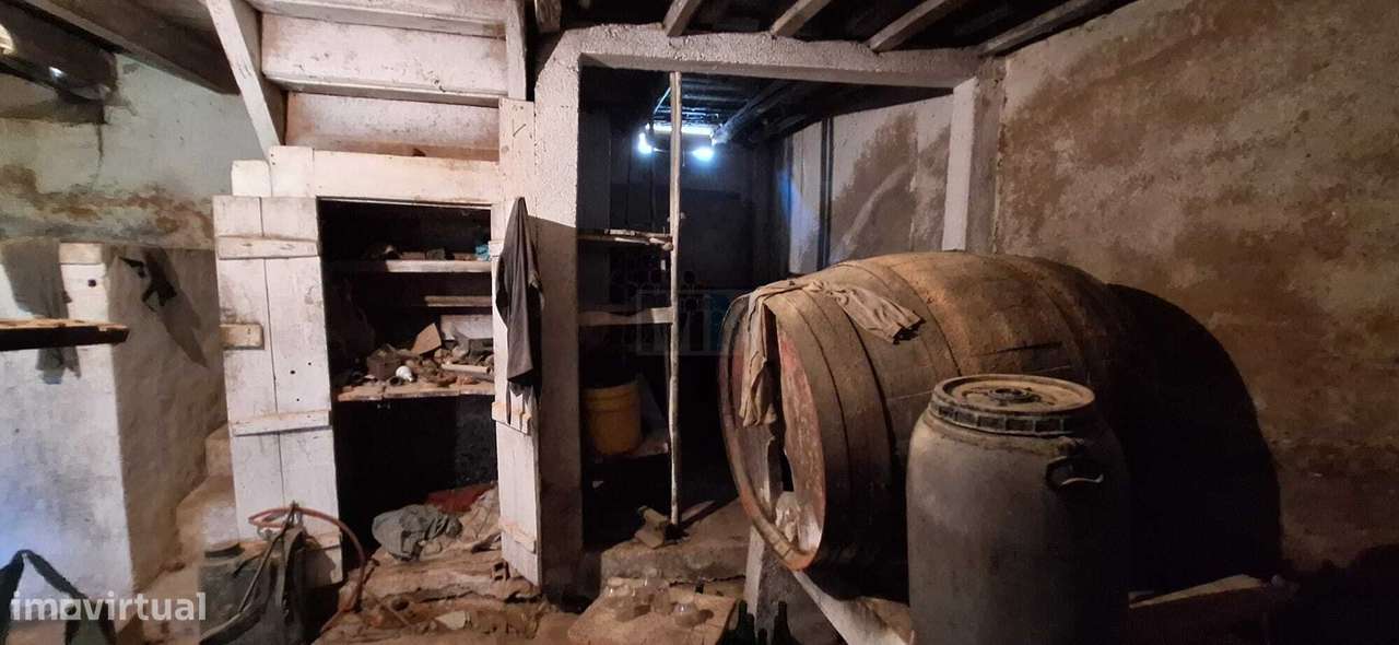 Moradia  para remodelação com Elevado Potencial em Anagueis-12