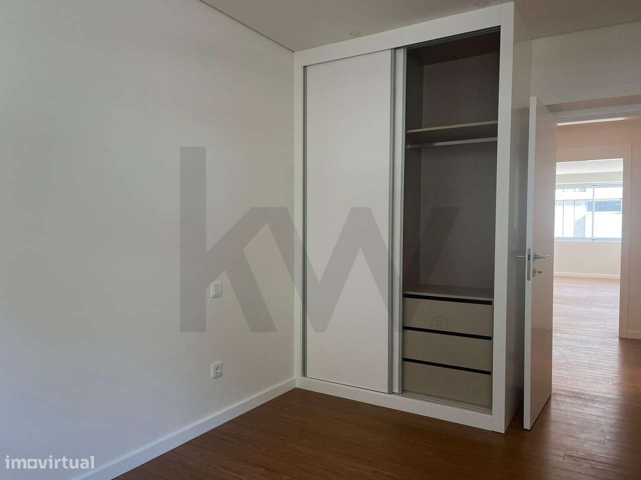 Óptimo T4 renovado Pinheiro Manso, Av da Boavista - Grande imagem: 5/39