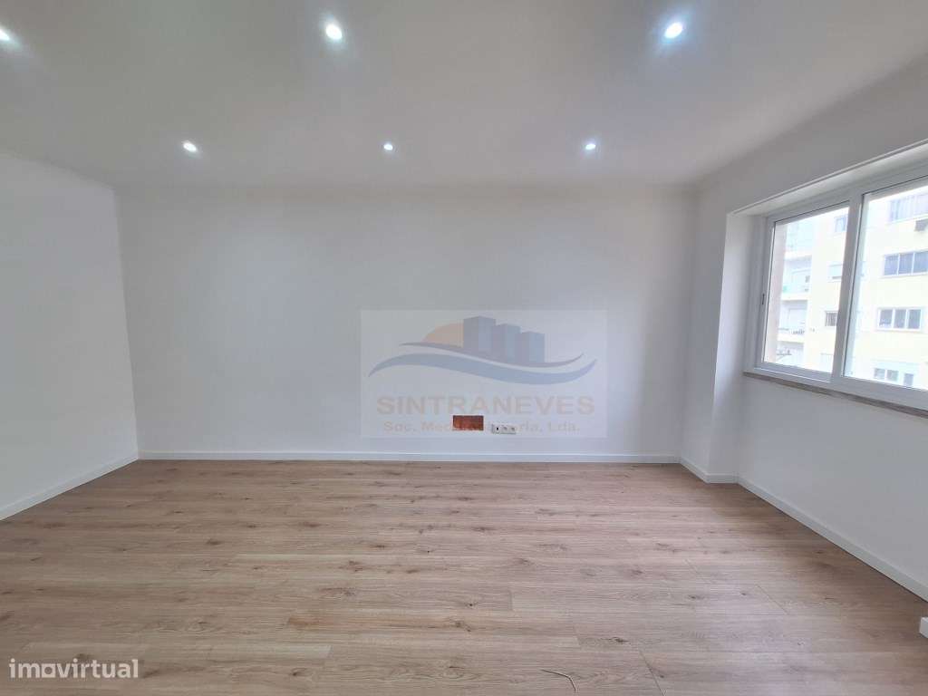 T2 totalmente remodelado, com arrecadação, Casal de São Brás, Falag... - Grande imagem: 5/20