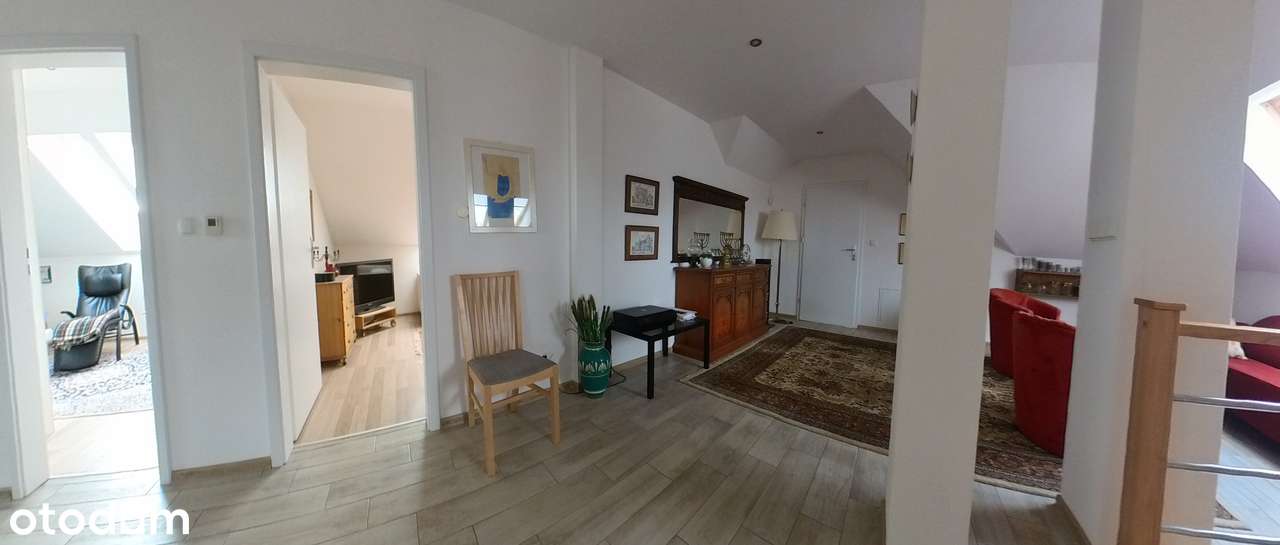 Przestronny dom z 6 pokojami w cichej okolicy-12