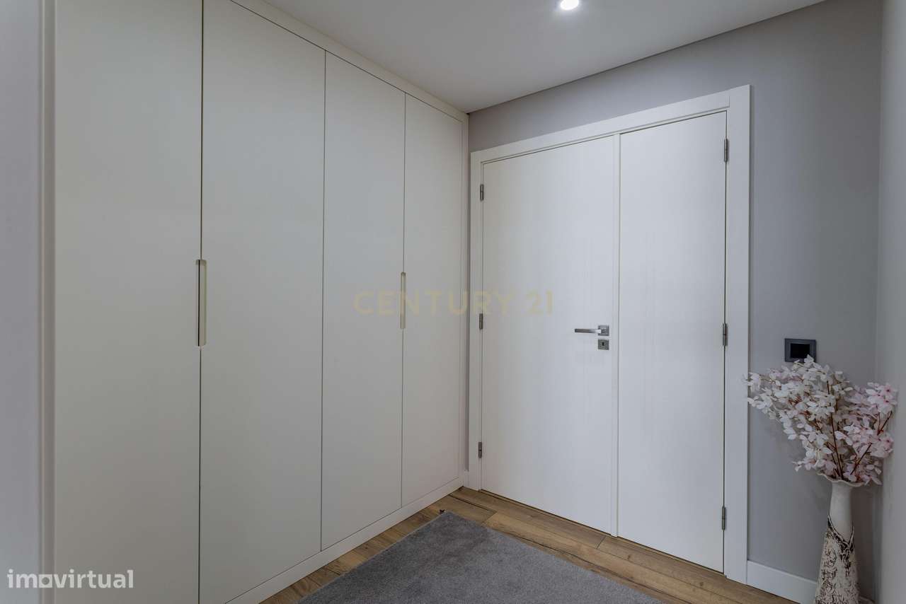 Moderno Apartamento T4 no Carregado em condomínio fechado-13