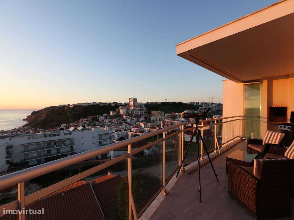 Penthouse T2 com vista panorâmica de mar e terraço privado em condo...-5