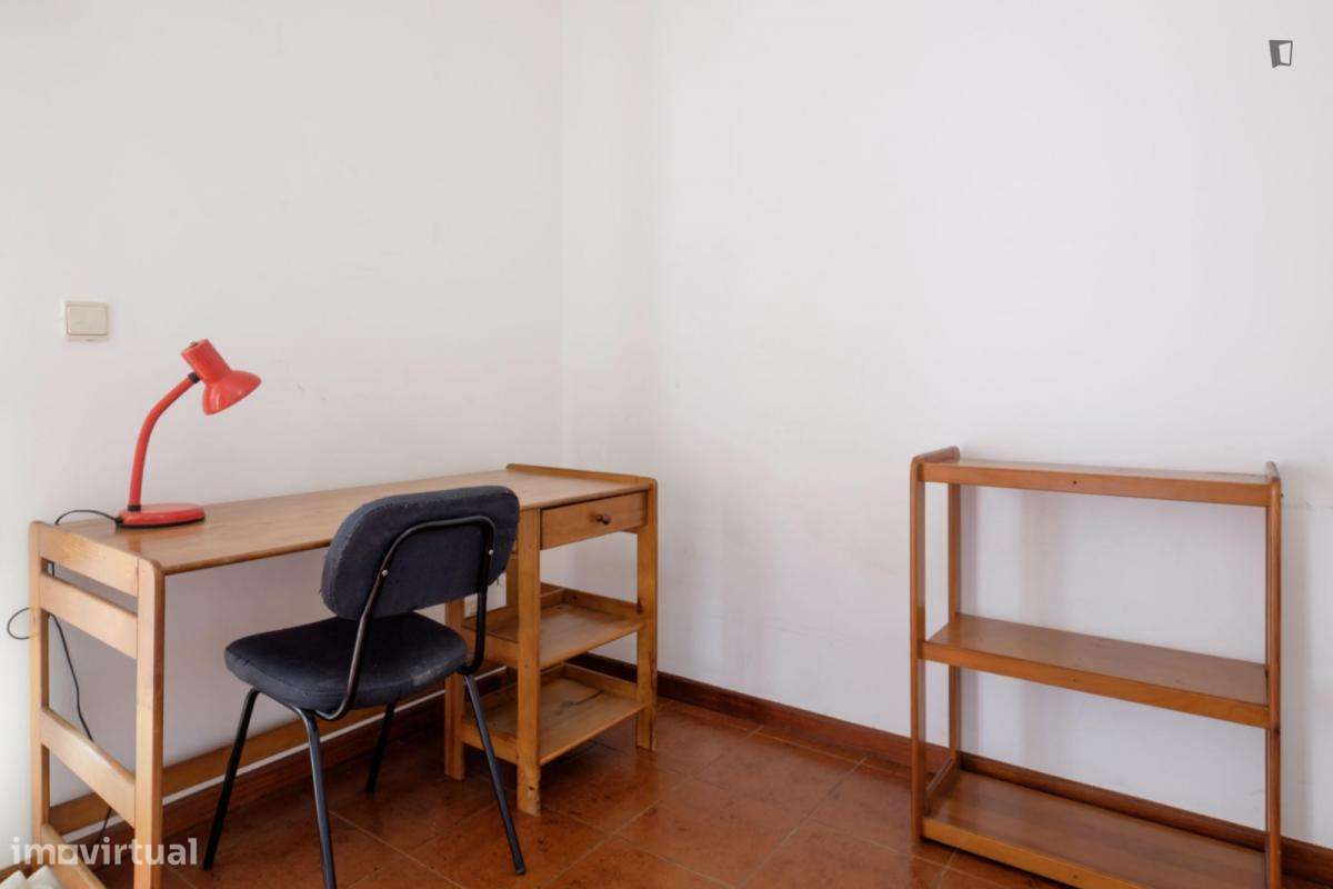 Quarto - localizado em Conchada Coimbra - Grande imagem: 5/7