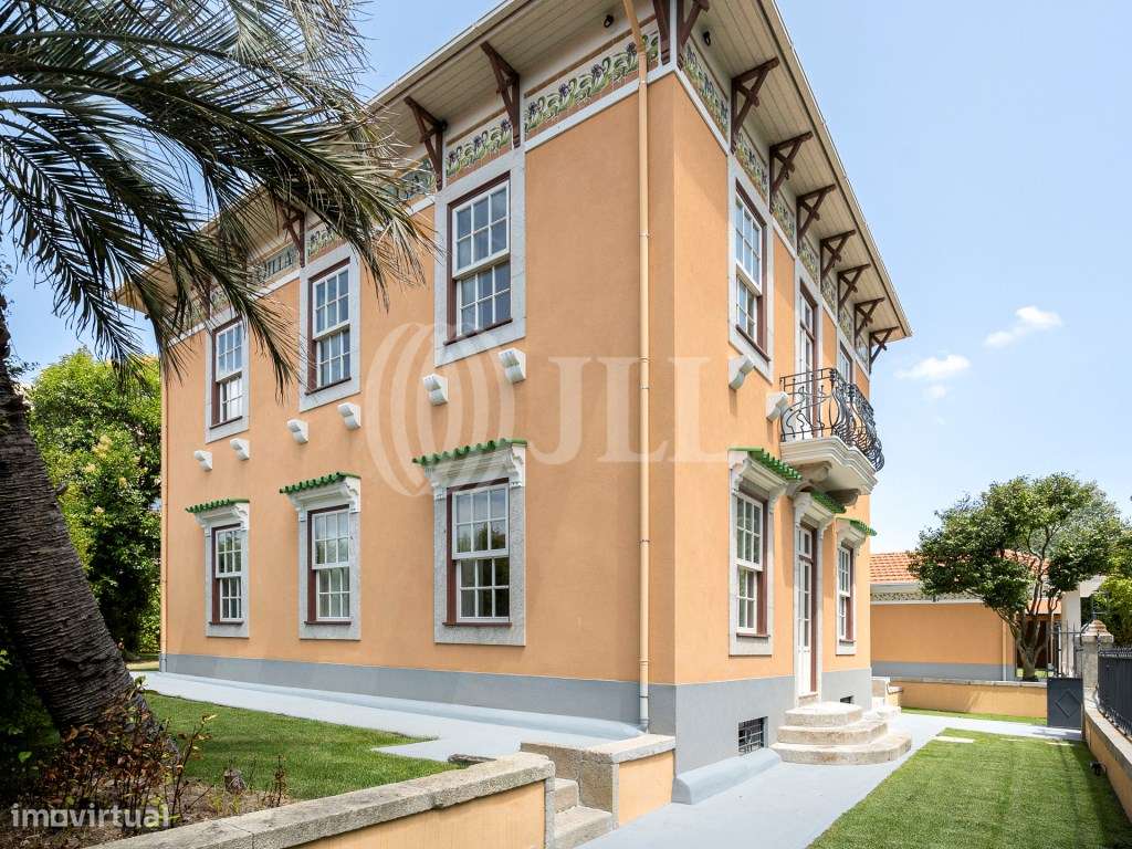 Moradias T4 e T1, no centro de Vila Nova de Gaia, Porto - Grande imagem: 2/54