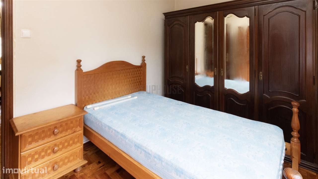 Apartamento T3 com Garagem Fechada - Bairro Santa Eugénia-8