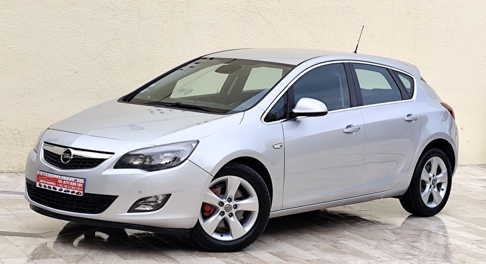 Opel Astra 2011