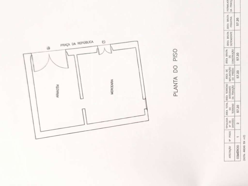 Moradia com espaço comercial com 657m2 em Albergaria dos Fusos-41