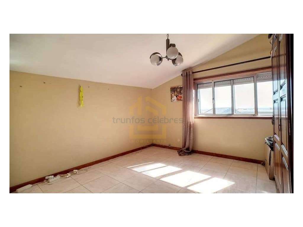 Moradia Bi-Familiar V7 nas Caxinas apenas 500 metros da praia e jun...-16