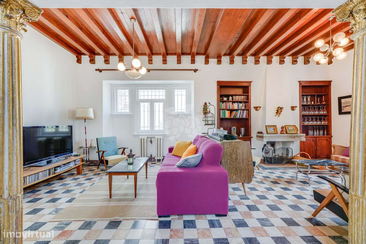 Moradia histórica T6  em Sintra com jardim, piscina e garagem-3