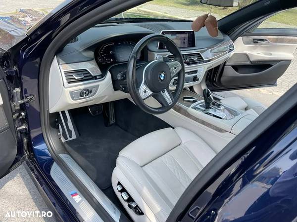BMW Seria 7 750Li xDrive - 12