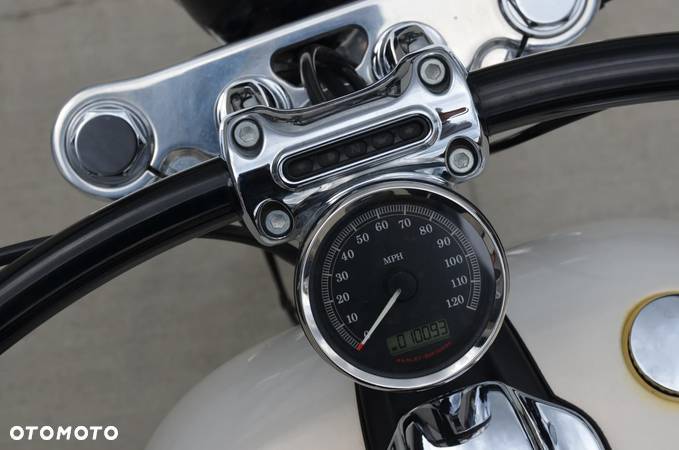 Harley-Davidson Softail Breakout - 19