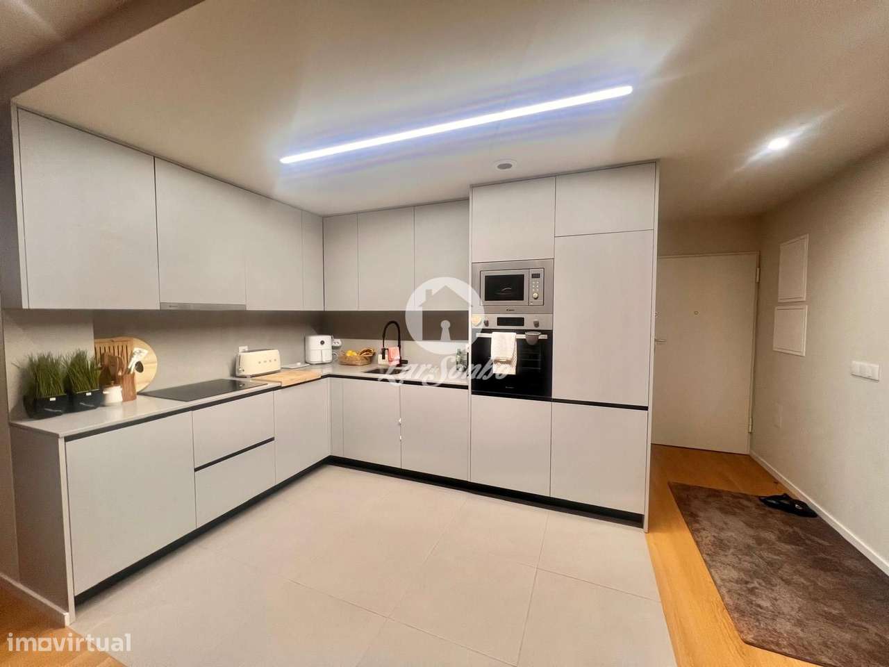 Apartamento T2 em Condomínio Fechado com Piscina e Garagem - Grande imagem: 5/19