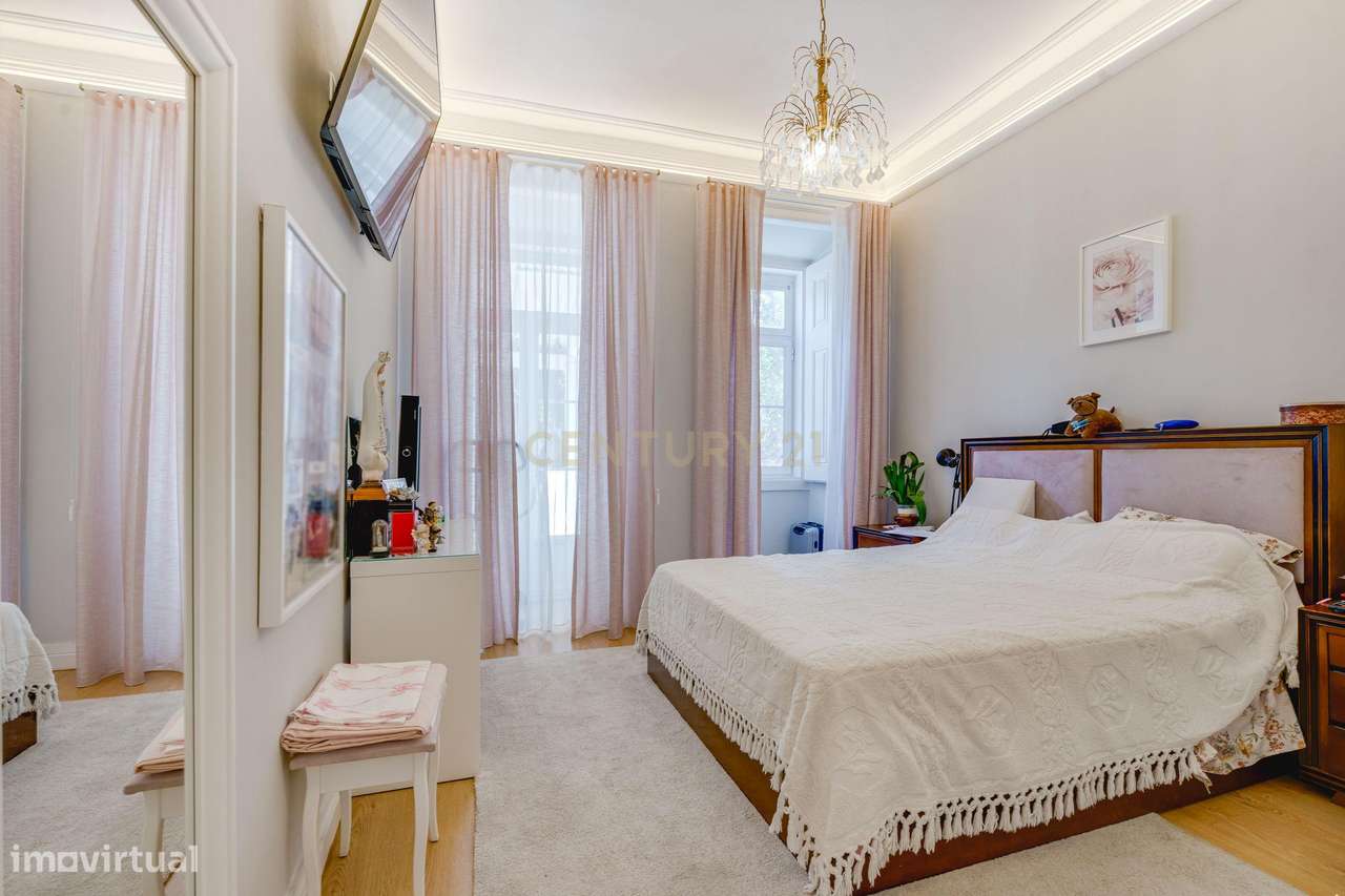 Apartamento de Charme com Jardim Privativo e Capela | Alcântara, Lisbo-8