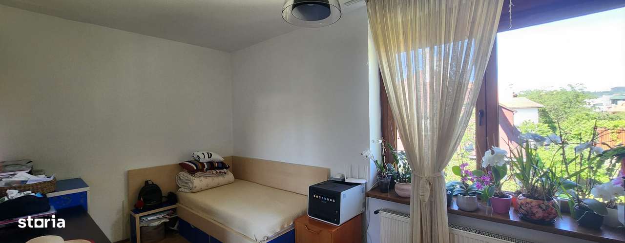 Apartament 4 camere, 2 bai, centrul civic, curte, garaj. - Imagine principală: 4/16