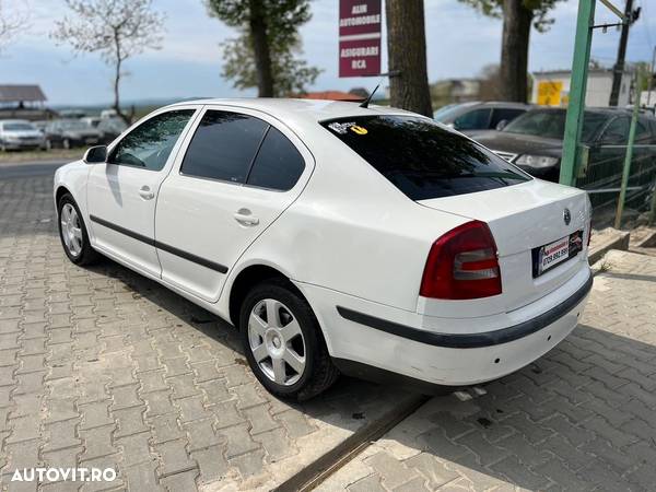 Skoda Octavia 2.0 TDI DPF DSG Ambiente - 3