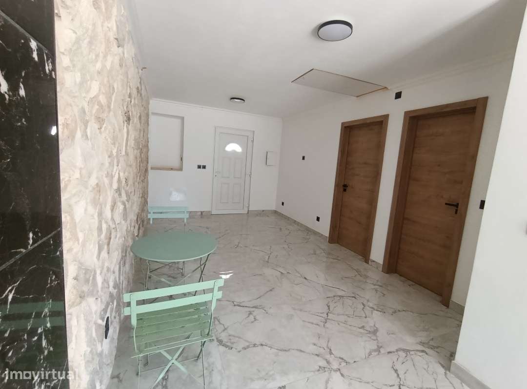 Moradia T2 Renovada-10
