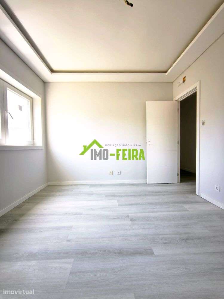 Moradia com Terreno,  Isolada, Santa Maria de Lamas,-14