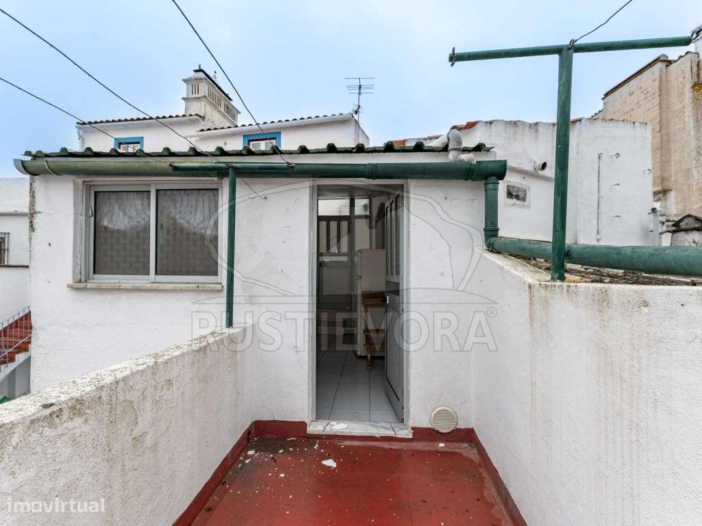 Moradia Unifamiliar T4 no Centro Histórico da Cidade - Potencial de...-16