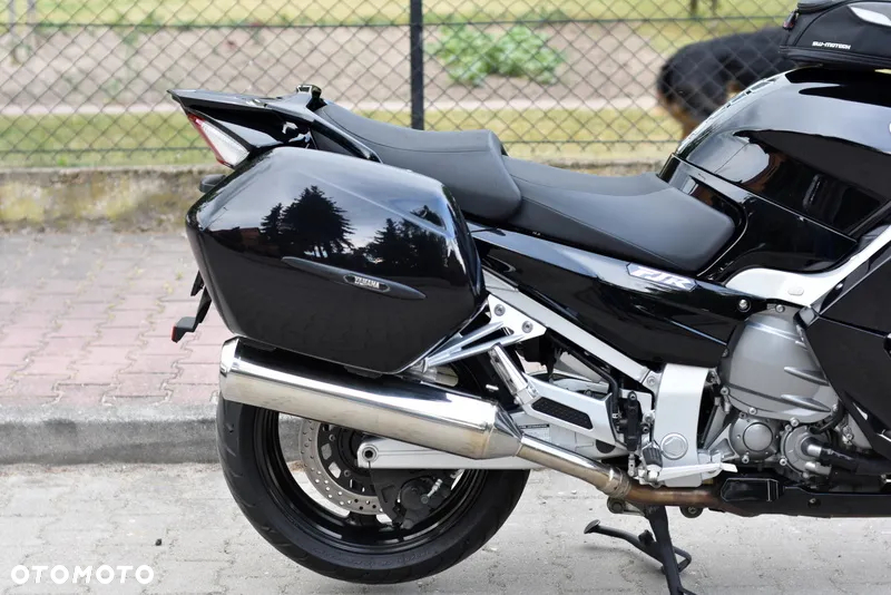 Yamaha FJR - 8