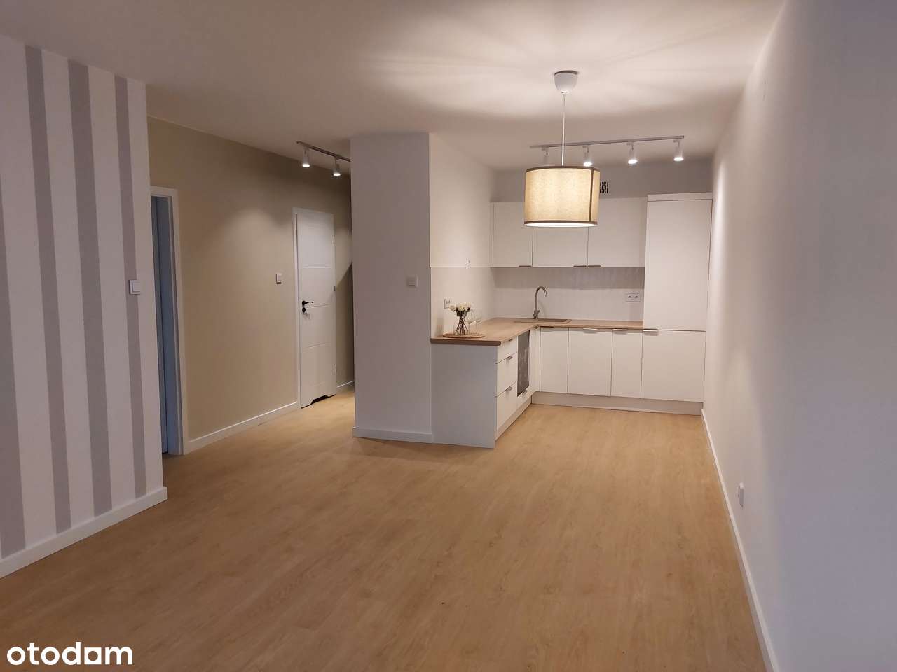 Bezpośrednio – 2 pokoje po remoncie, cena do negocjacji - Pełny obrazek: 3/9