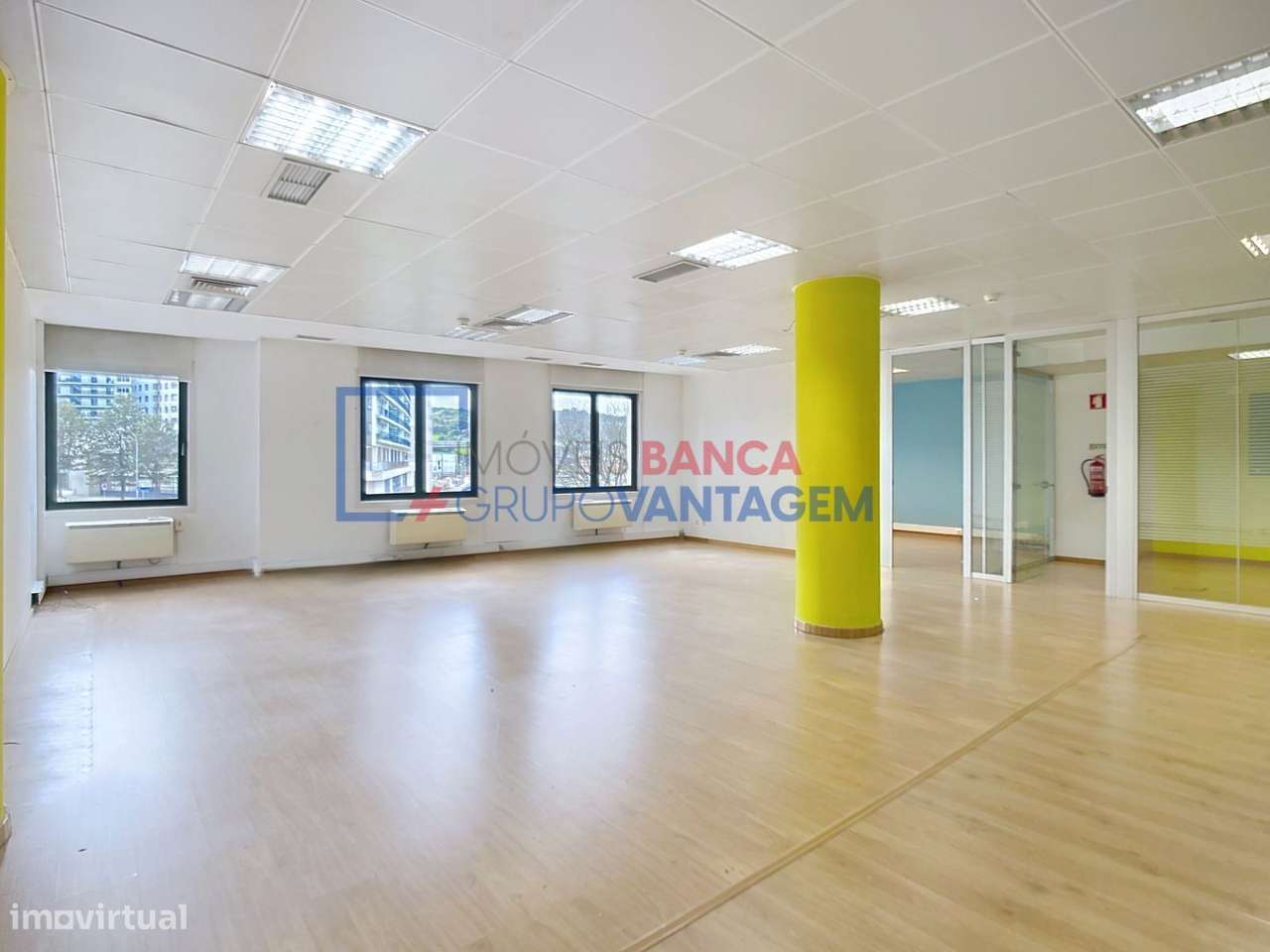 Escritório com 136m2 na Av. Columbano Bordalo Pinheiro - Grande imagem: 5/18