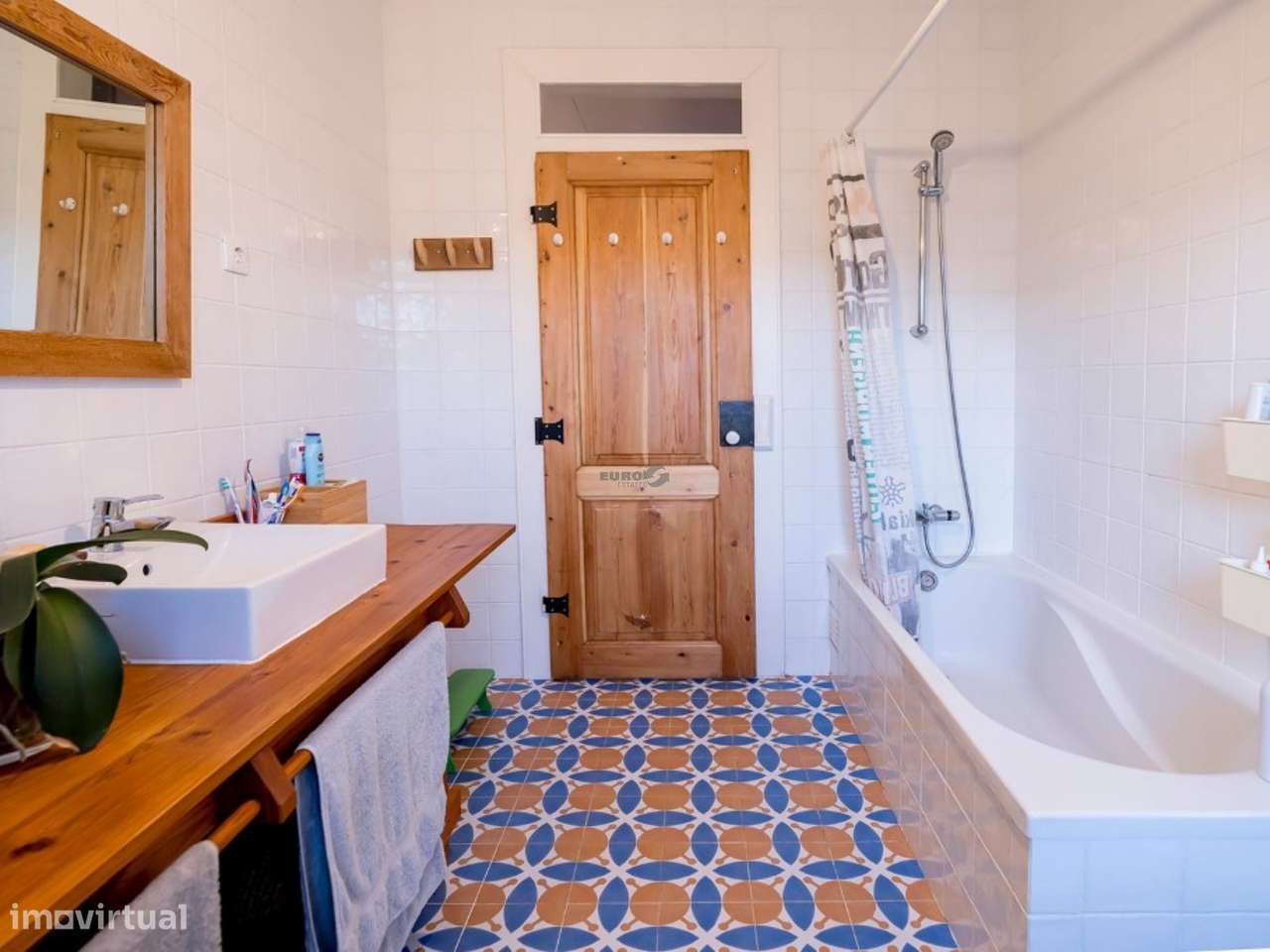 Moradia duplex na Graça com 5 Quartos e Jardim-13