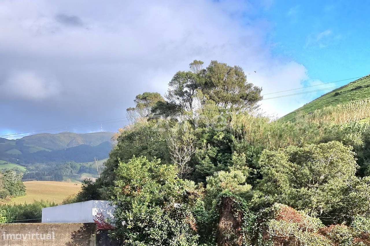 Moradia T3 com Terraço Vista Serra e Mar – Cabouco, Lagoa-27