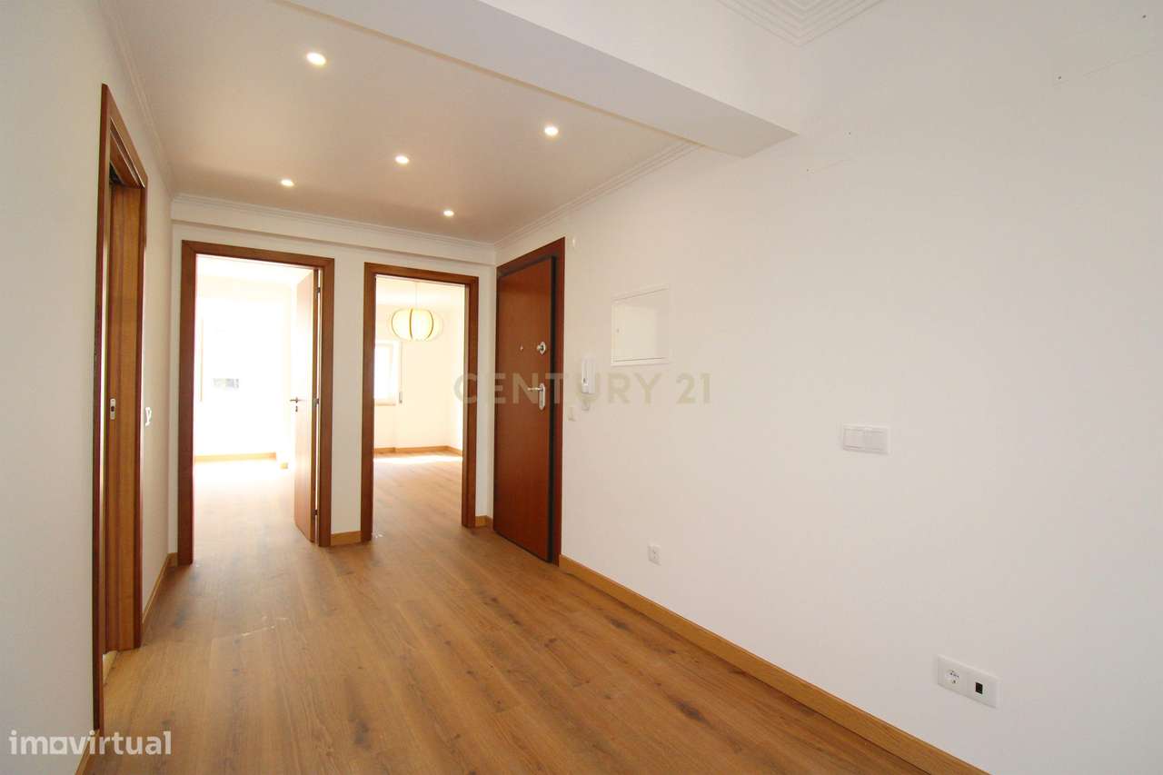 Apartamento T2 totalmente remodelado.-21