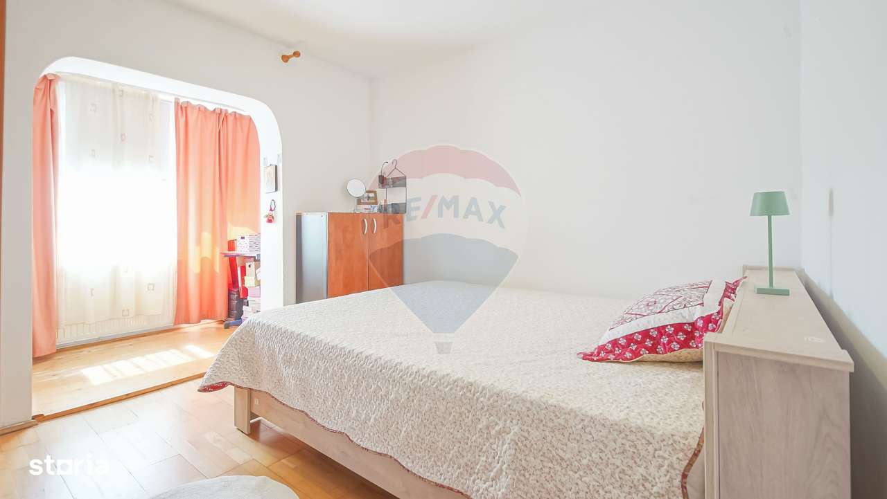 De vanzare 4 camere Racadau-zona Parcul Trandafirilor-1